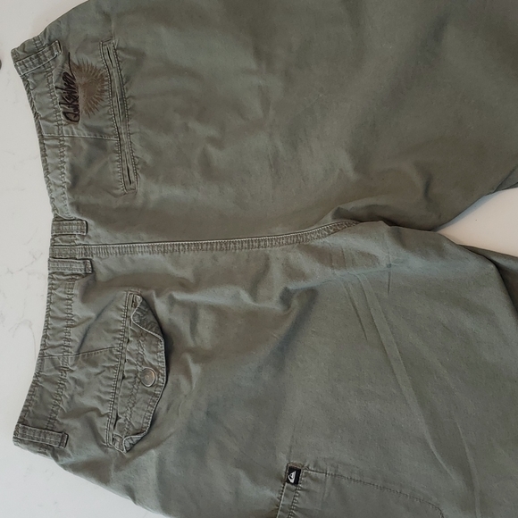 Men's Quicksilver shorts. - Picture 9 of 11